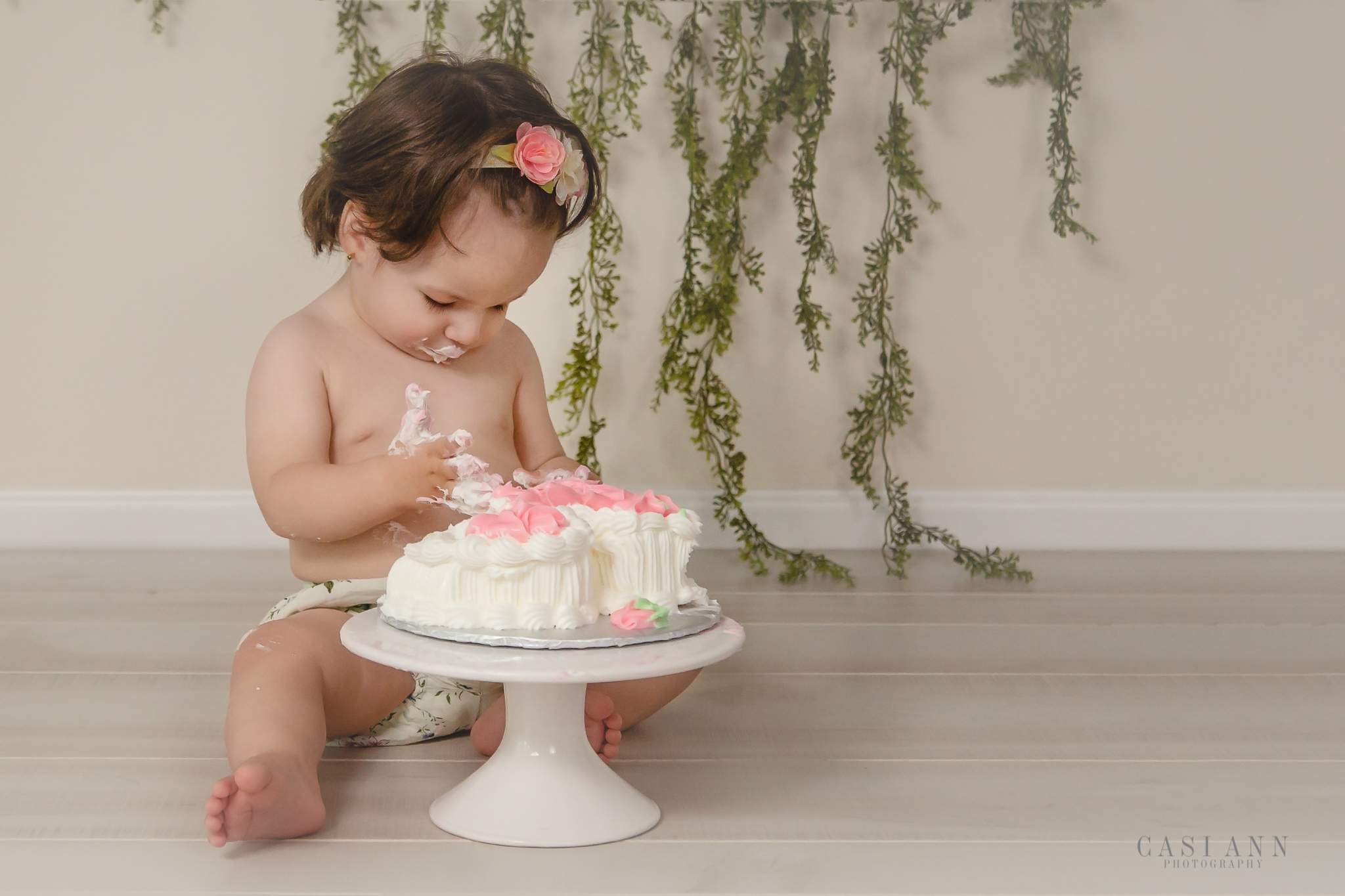 cake smash photographer-mommy and me-daddy and me-sisters-siblings-birthday-Studio-Sitter-Session-Baby-Child-Photography-12 month-Lindenhurst-Illinois