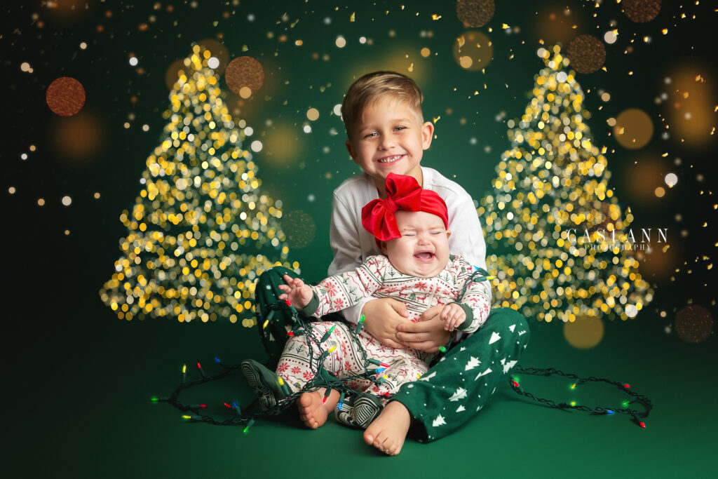 Christmas-Sibling-Session-Photography-IL-Illinois-Photographer-Child-Sibling-Lake County-Ingleside
