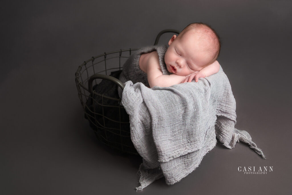 newborn session-studio-family-photography-session-lake county-il-illinois-photographer