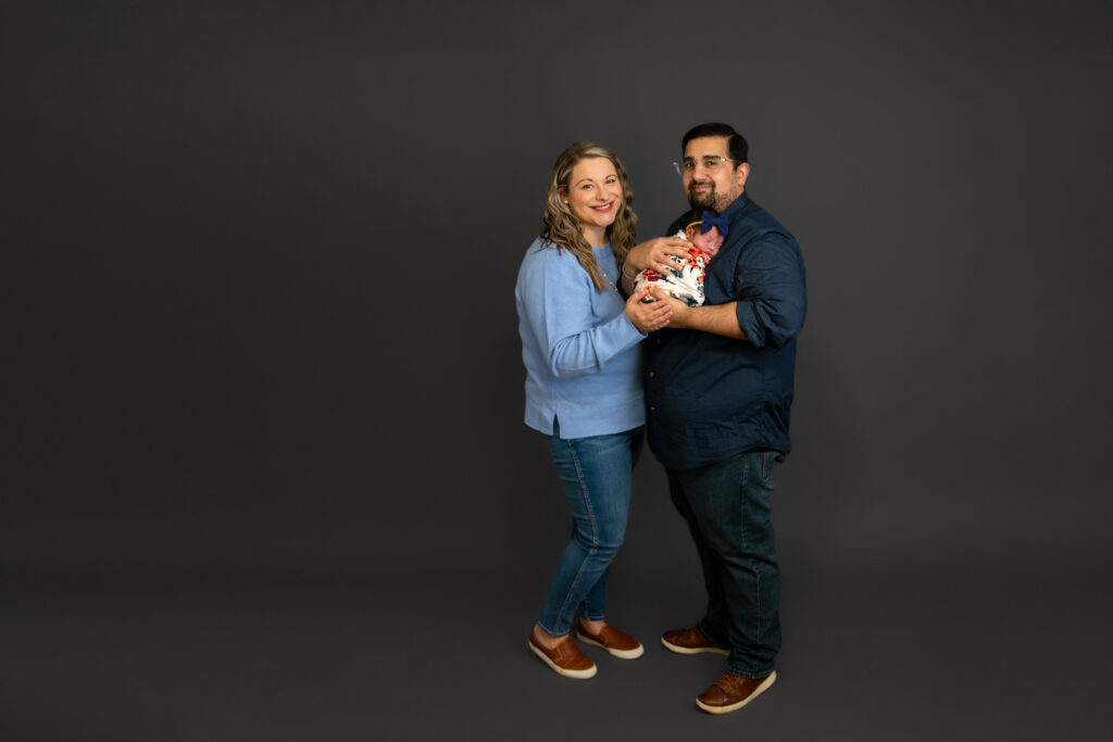 Newborn and Family Portraits - Photographer - Photography - Studio - IL -Lake County